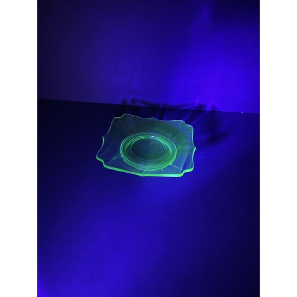 Set Of 3 Vintage Green Uranium Depression Glass 1 Square Plate & 2 Sherbet Cups - Picture 9 of 16